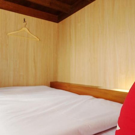 Zen Hostel Alun-Alun Sarinah Malang Exteriér fotografie