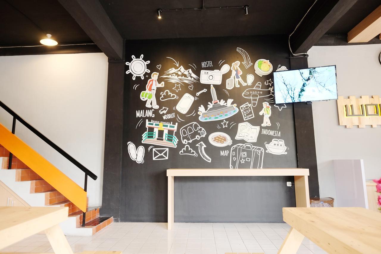 Zen Hostel Alun-Alun Sarinah Malang Exteriér fotografie